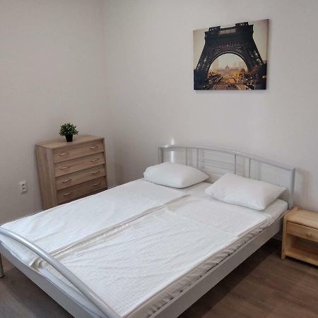 Kate & Jenny Apartments - Cosy Place In The City Center Bratislava Luaran gambar