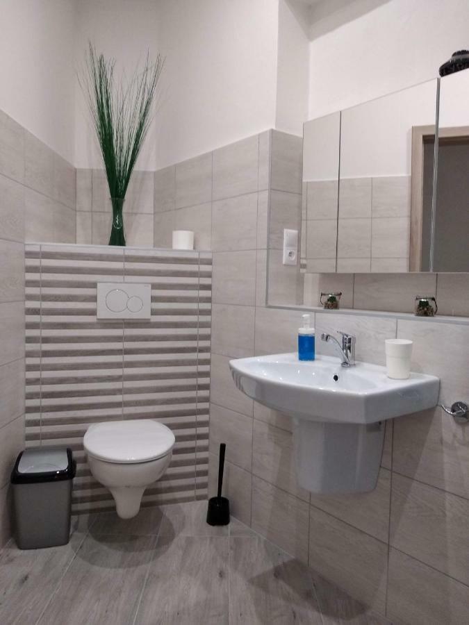 Kate & Jenny Apartments - Cosy Place In The City Center Bratislava Luaran gambar